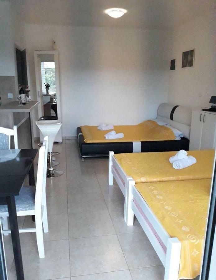 Apartment Iva Bijela Eksteriør billede